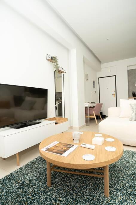 Homey Renovated 1 Bedroom Apartment In Kesariani Aten Exteriör bild