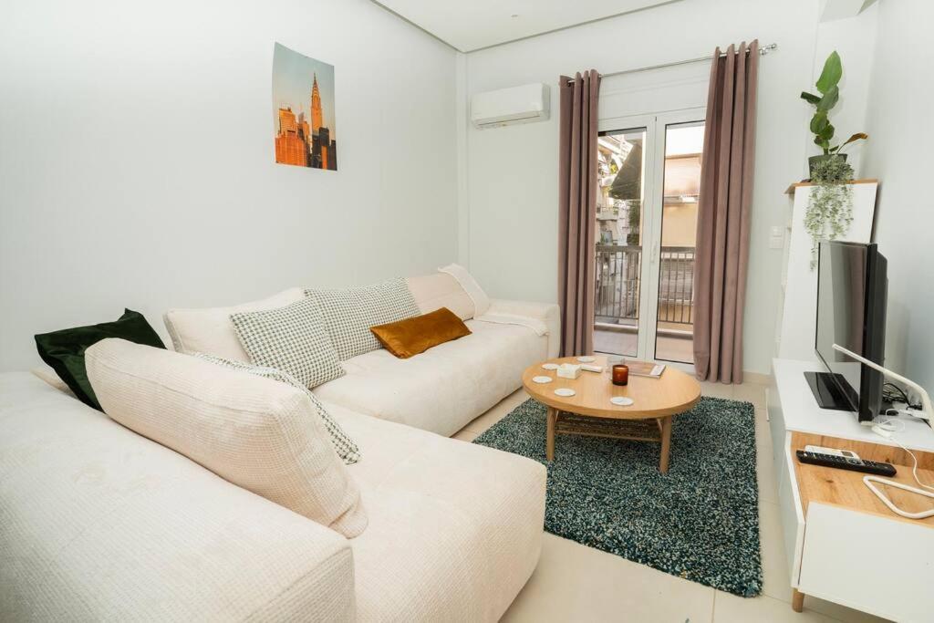 Homey Renovated 1 Bedroom Apartment In Kesariani Aten Exteriör bild